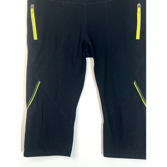 Fabletics Black w/Neon Details Athletic Sports Stretchy Shorts Leggings Size M - Picture 4 of 6